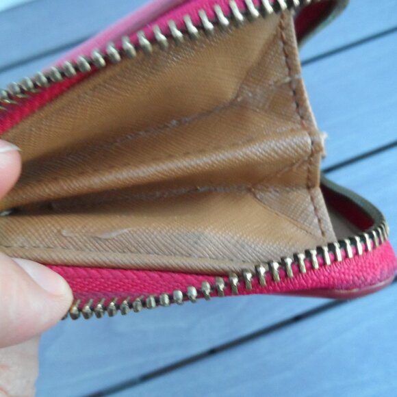 Fossil - Genuine Leather Wallet . - Picture 9 of 15